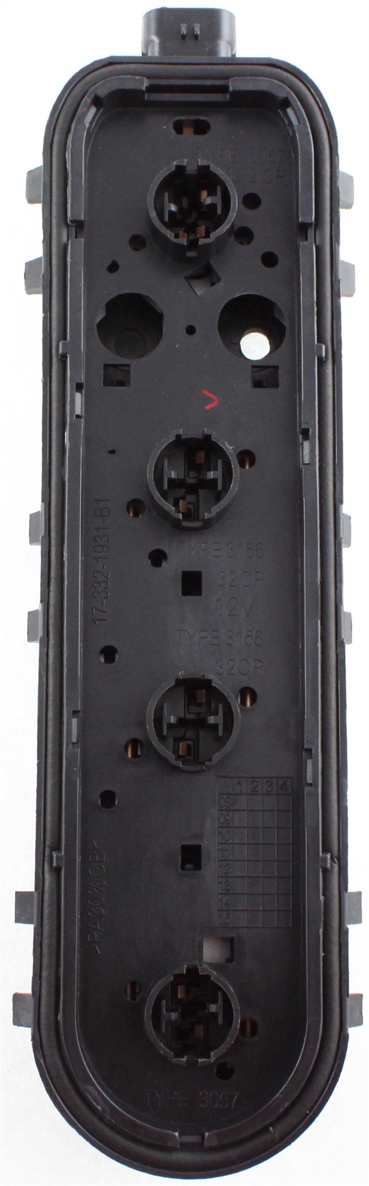 VENTURE 97-05 TAIL LAMP CONNECTOR PLATE, RH